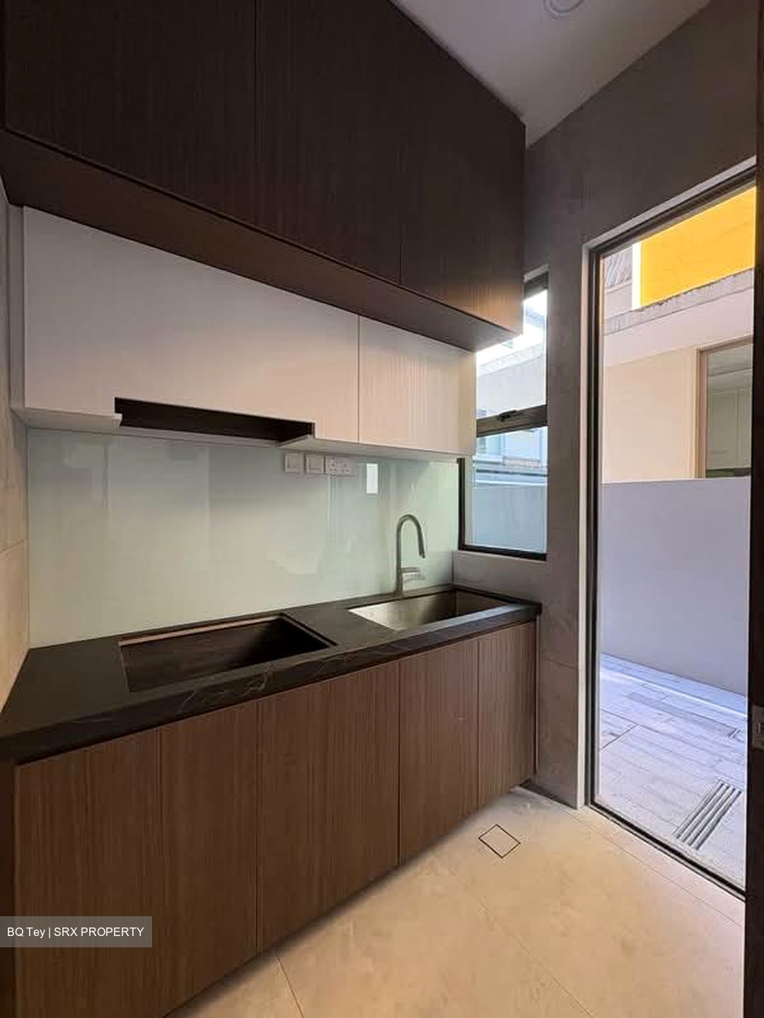 East Coast Avenue (D15), Terrace #547133871